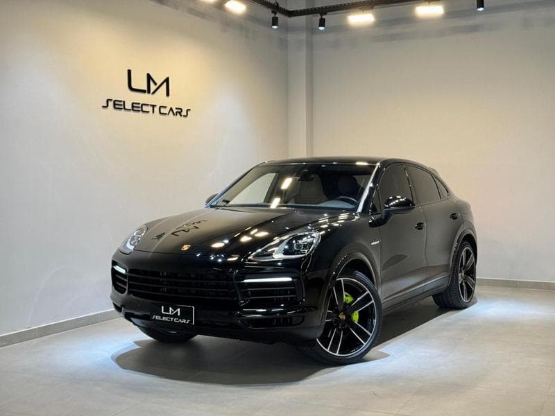 Porsche Cayenne Coupé E-Hybrid 2023/2023 — foto de estúdio LM