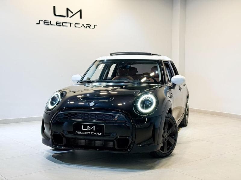 Mini Cooper S 2023/2024 — foto de estúdio LM